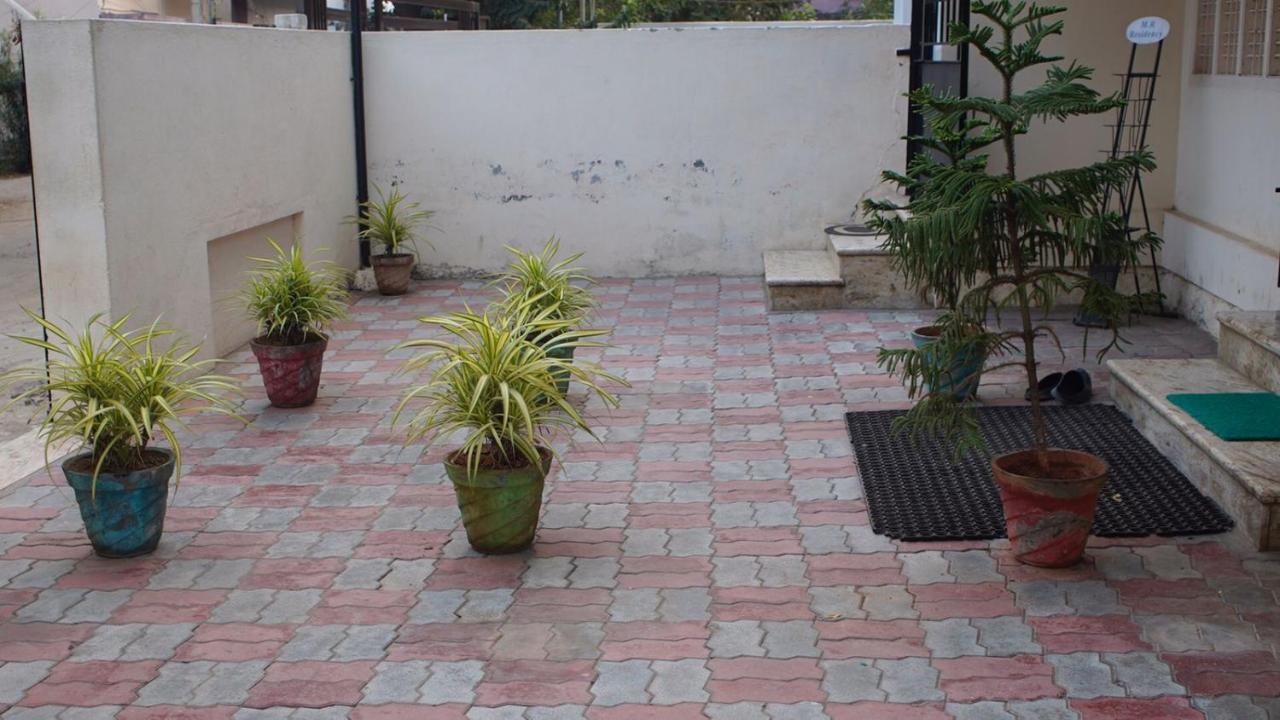 MR Residency Hotel Madurai Exterior foto