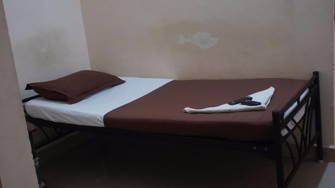 MR Residency Hotel Madurai Exterior foto