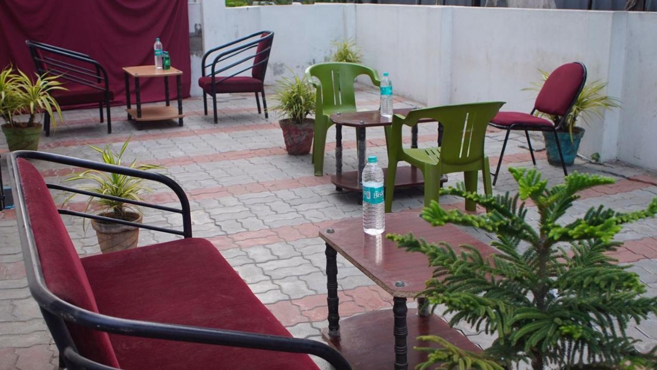 MR Residency Hotel Madurai Exterior foto